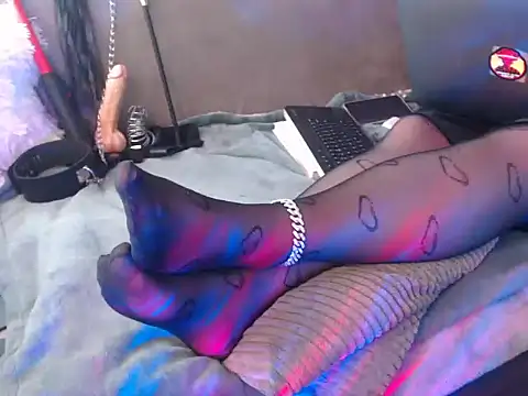 Chat +18 de GoddessMonicaAngels ao vivo