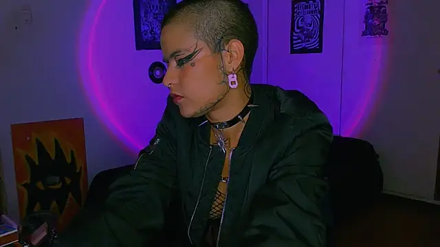 XXX chat uživo modela alex_one888