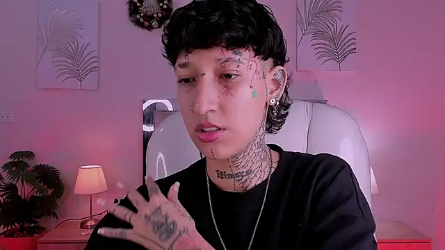 Czat XXX na żywo – Luci_Rose