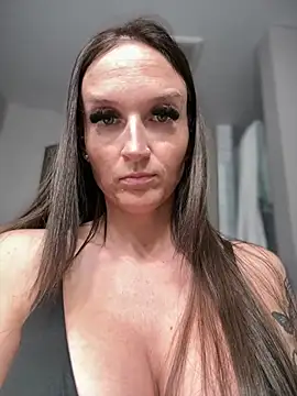 Kate-Paul Live XXX-chat