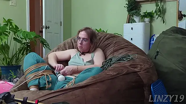 Linzy_19: вебкам-шоу