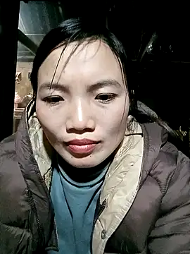 ngan-cute Live XXX Chat