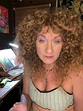 SuzyCatzz Webcamshow