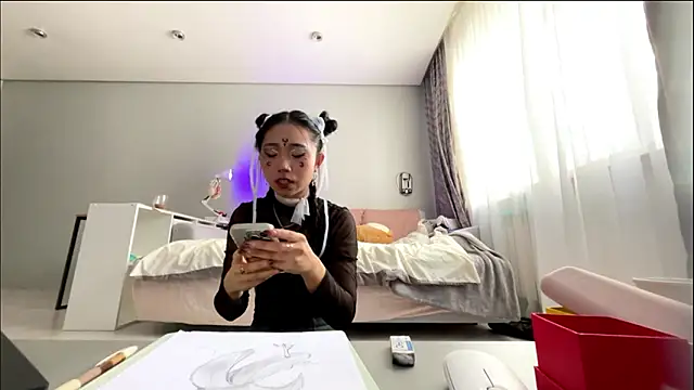 SweetMiaXO: διαδικτυακό σόου στην κάμερα