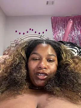 BigFineSelena Chat XXX live