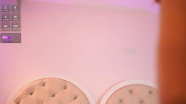 caroline_adams_'s Webcam Show