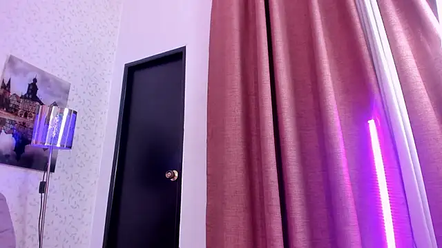 Chatroom XXX en direct de Helenn_monroy1