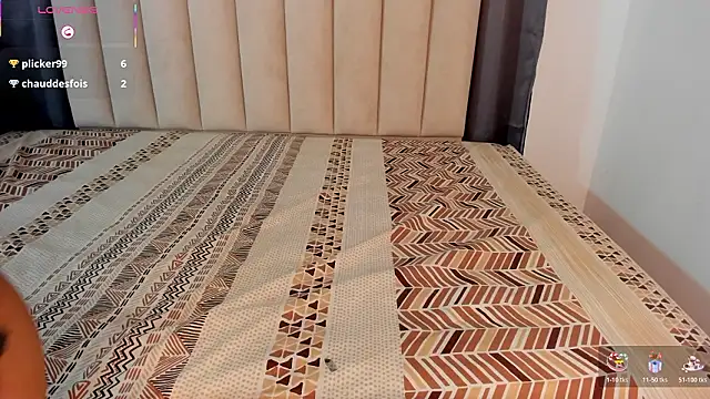 Chat +18 de kalila_latif ao vivo