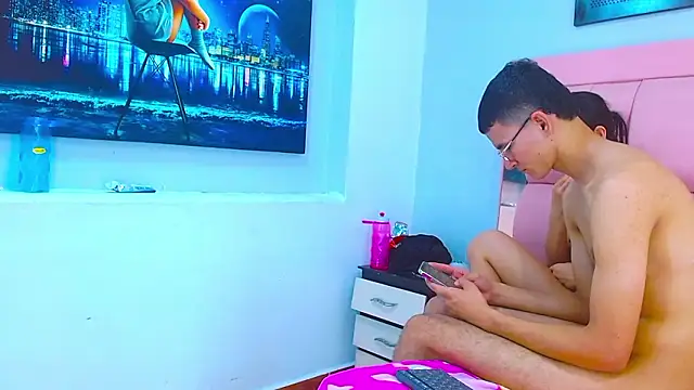 Sophi_and_Jack's Webcam Show