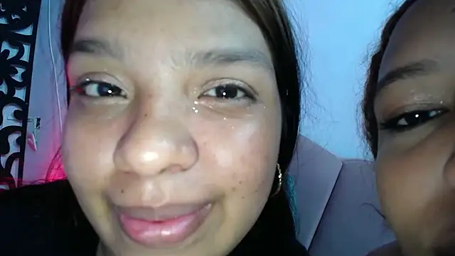 horny_babyss 网络视讯表演