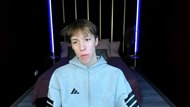 Онлайн чат XXX MarkBranston