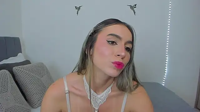 im_sarah34's Live XXX Chat