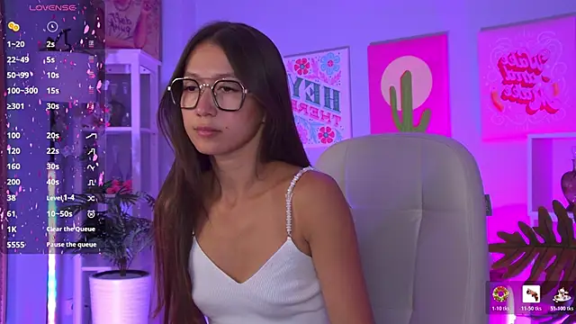 LanaBaker 即時 XXX 聊天