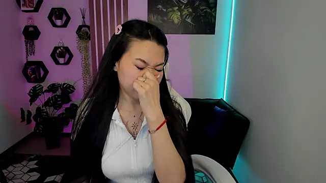 LunaPurrr 即時 XXX 聊天