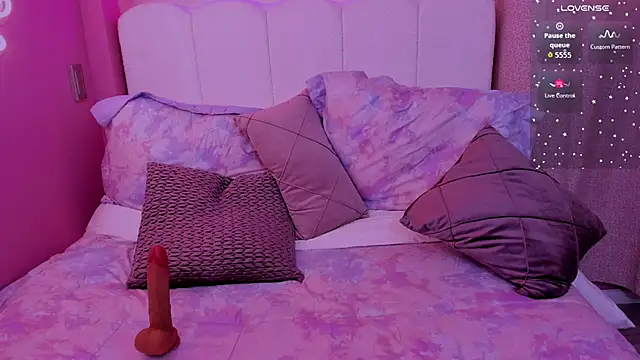 n1nna 即時 XXX 聊天