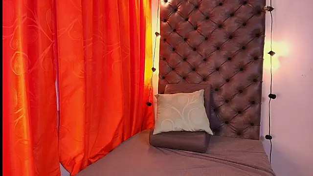 Megan-Brounettee Live XXX Chat