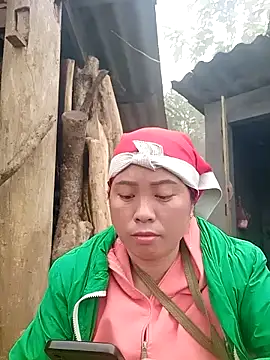 nanaliu001 Adlı Modelin Canlı XXX Sohbeti