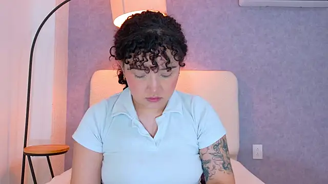 Tracielowe_w Chat XXX in diretta