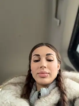 Онлайн чат XXX Charming_Ritta