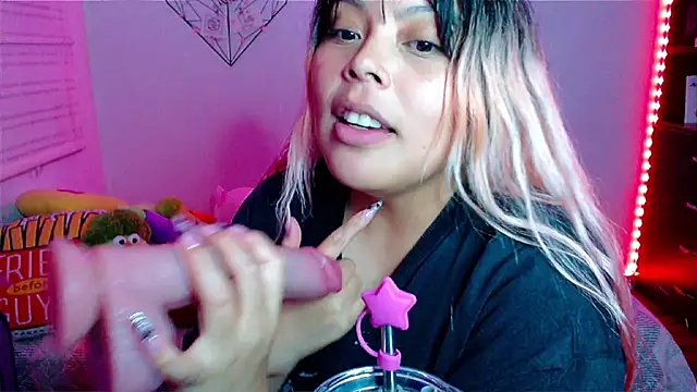 Chat XXX en directo de EllieMoonX