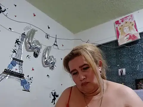 Perla1981-- Live XXX Chat