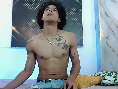 XXX chat uživo modela candyandking19