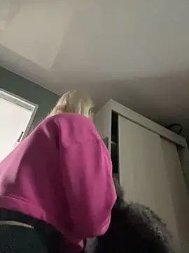 Chat +18 de MerlinDave ao vivo