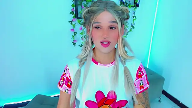 TaylorMon Adlı Modelin Canlı XXX Sohbeti