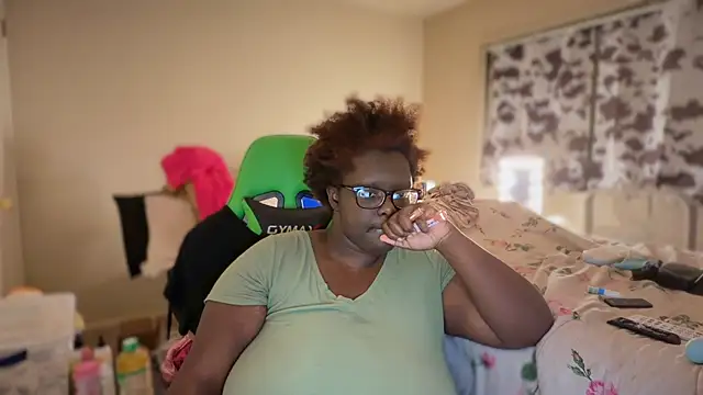 -YagurlwestのライブXXXチャット