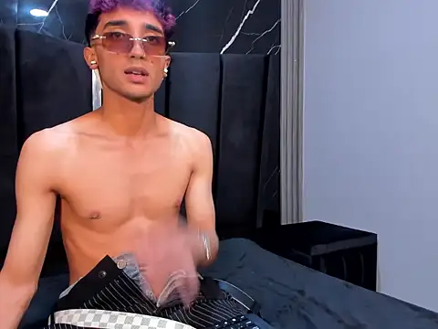 KrisX_hl live XXX chat