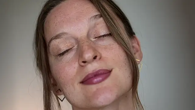 Pertunjukan Kamera Web Special___