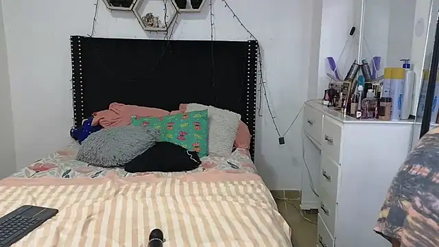 charlotte_077 Chat XXX in diretta