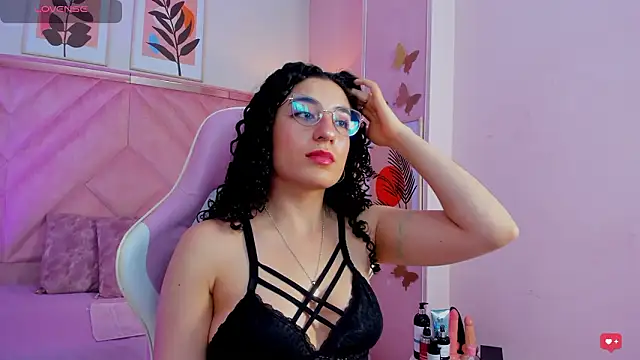 Chat XXX en directo de DemiJones_