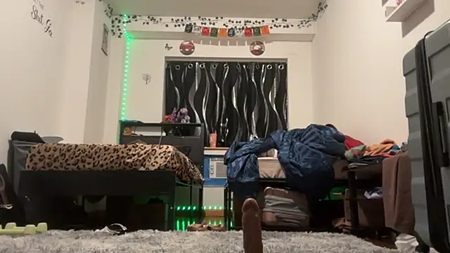 tinydaisy21's Live XXX Chat