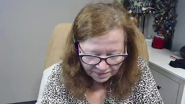 Pokazy przed kamerką – Adelewildx