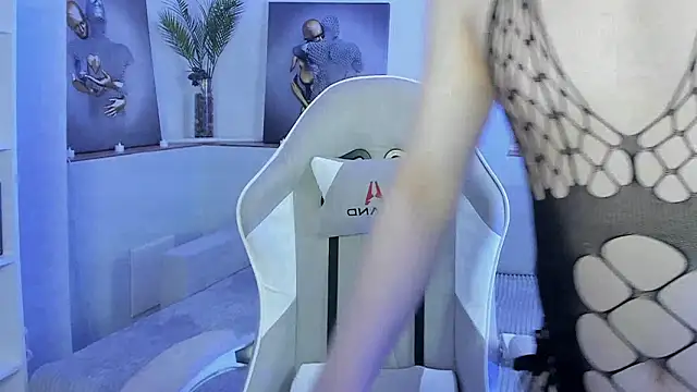 Madison_dolly: διαδικτυακό σόου στην κάμερα