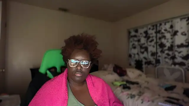 -Yagurlwest 即時 XXX 聊天