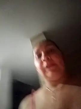 Chatroom XXX en direct de MirandaSoto