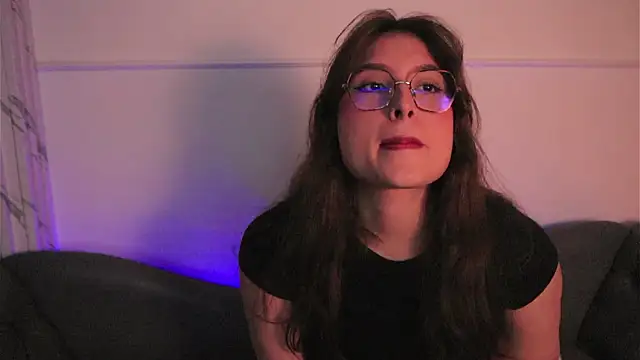 Daisha_Riley Adlı Modelin Canlı XXX Sohbeti