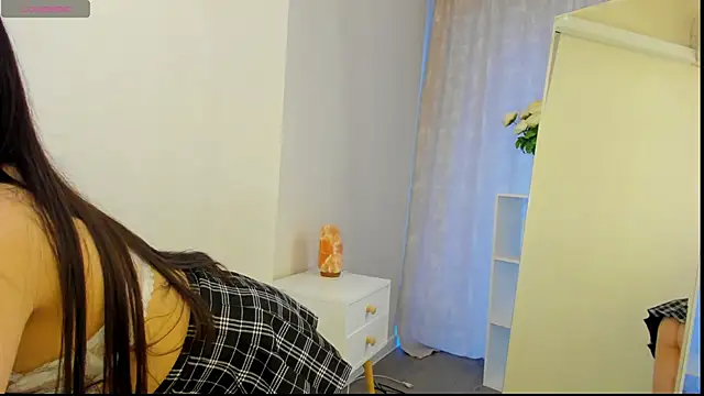 Bonn1e_Rose Adlı Modelin Canlı XXX Sohbeti