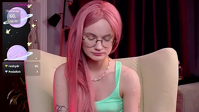 Kitty_smalltits' Live XXX Chat