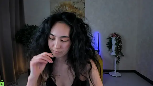 دردشة FlirtyAura الجنسية المباشرة