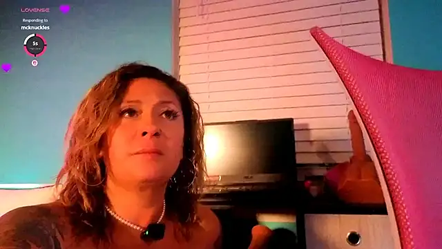 Chatroom XXX en direct de bossyroxy84