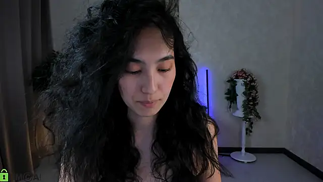 FlirtyAura Live XXX-chat