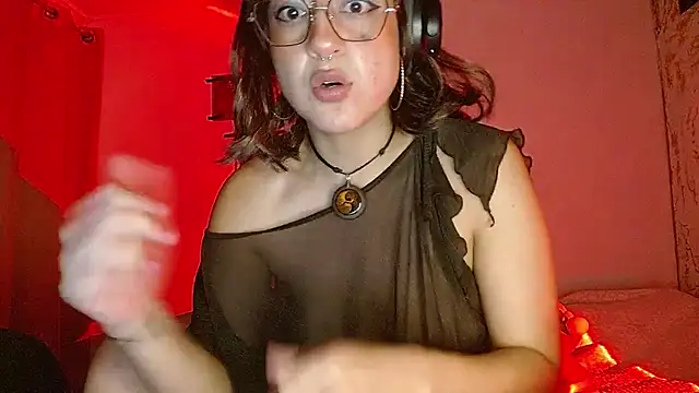 zora_blue777 即時 XXX 聊天