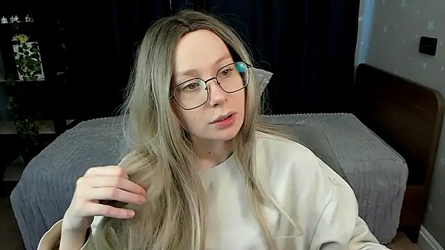 Lola_Raivis_ Live XXX Chat