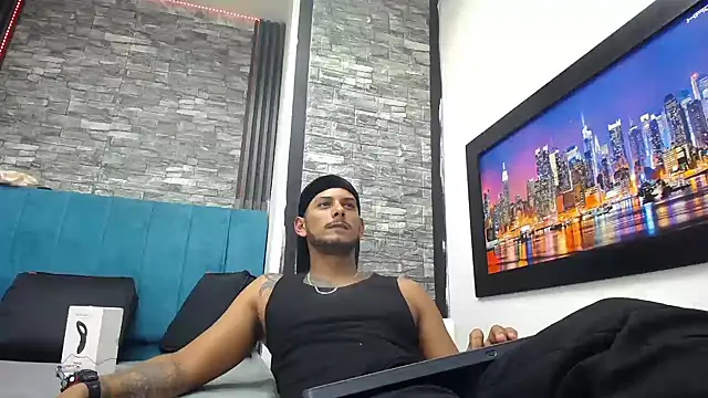 Chris_Dick23: онлайн-секс-чат