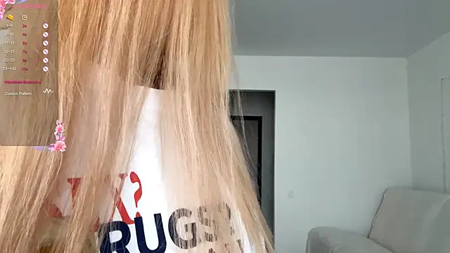 GilySuperのライブXXXチャット