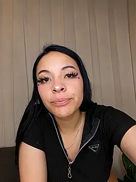 cristal__violetaa élő XXX-chatje