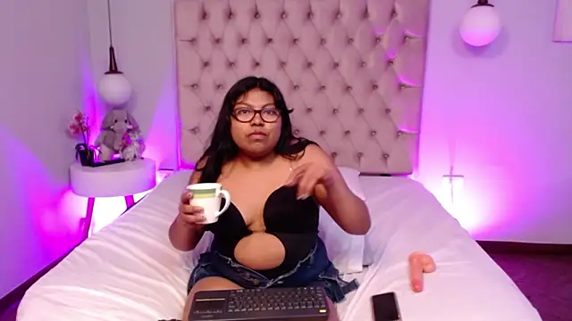 Kiri_Black_'s Live XXX Chat